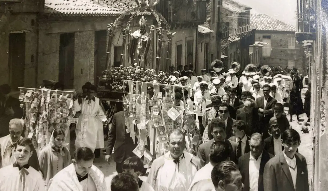 Dalla mostra fotografica all’oro di San Basilio, a Cessaniti un viaggio nella fede e nelle tradizioni