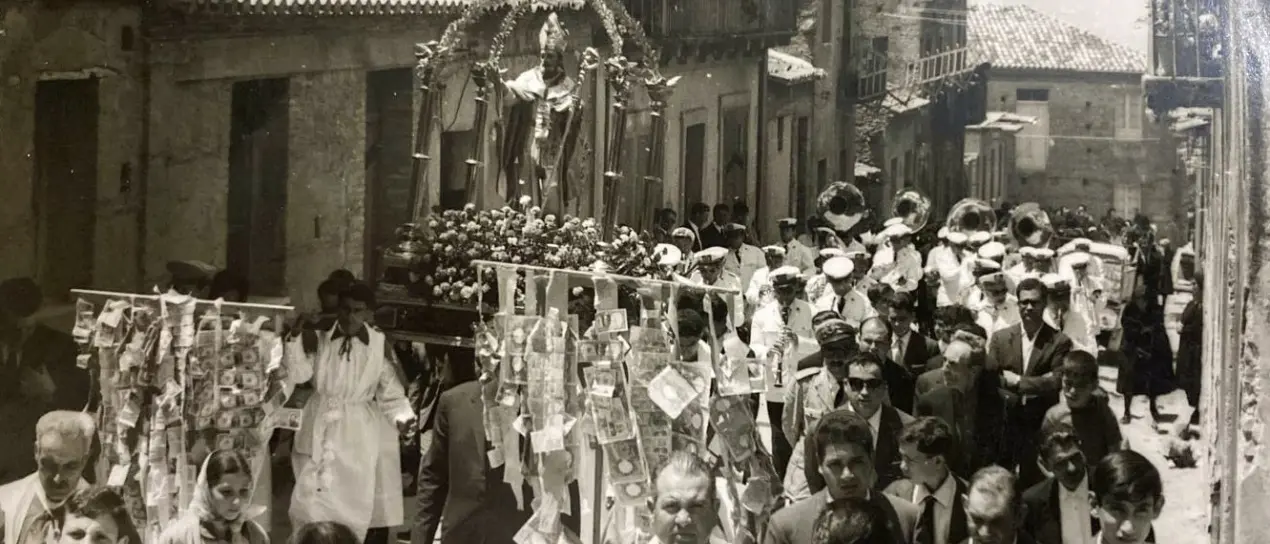 Dalla mostra fotografica all’oro di San Basilio, a Cessaniti un viaggio nella fede e nelle tradizioni