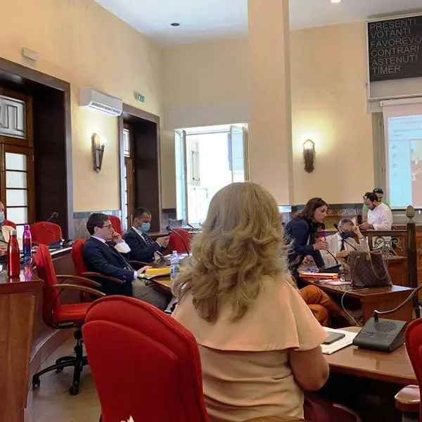 Vibo, il Consiglio comunale certifica il buco da 2,4 milioni di euro