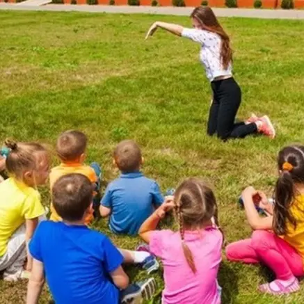 Centri estivi per bambini e ragazzi a Vibo, il Comune cerca enti e associazioni che li gestiscano