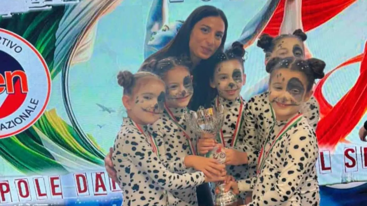 Danza, trionfo vibonese ai Campionati nazionali di Cervia e Ravenna: primo posto nazionale nell'esibizione di gruppo