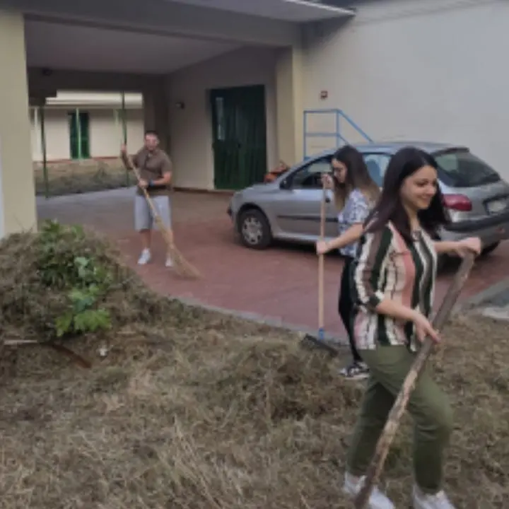 Sant'Onofrio, il sindaco ringrazia i volontari dell'associazione AttivaMente che hanno ripulito l'area del Centro operativo comunale