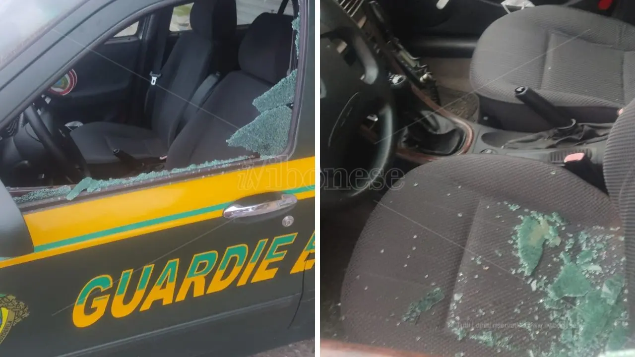 Vandali in azione a Vena di Jonadi, danneggiata l’auto delle guardie ecozoofile Anpana Gepa