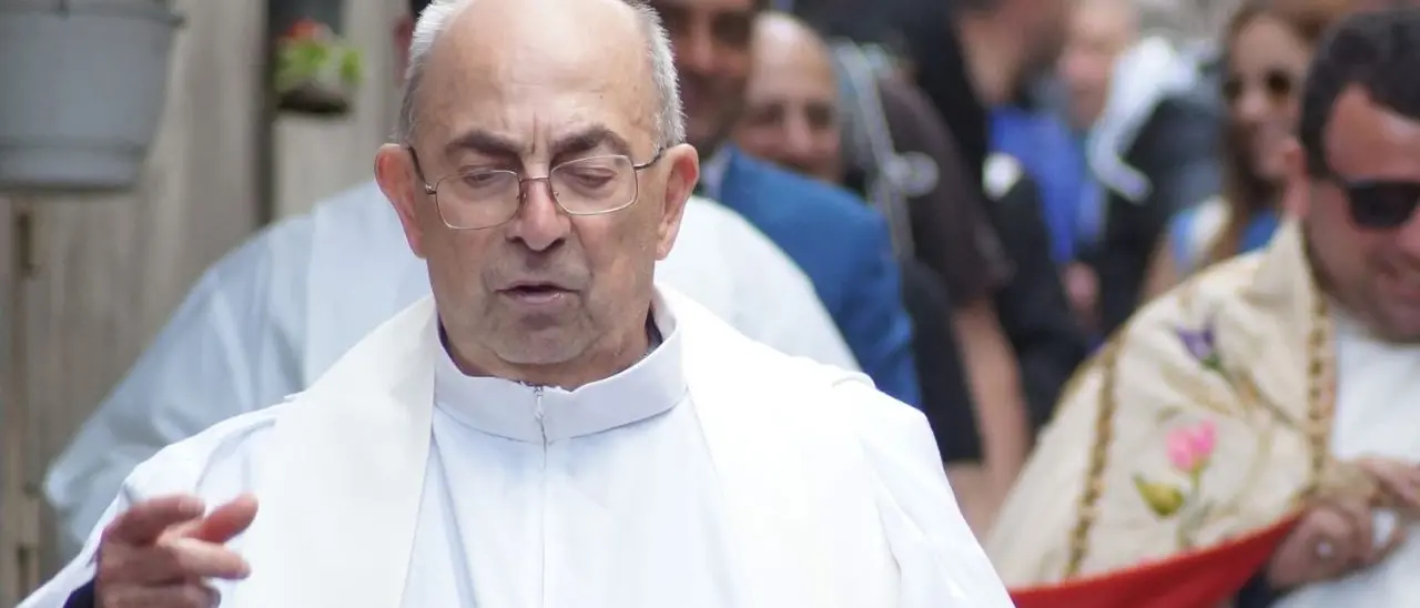 Fabrizia piange don Raffaele Latassa, il cordoglio del sindaco: «Un esempio per tutti, 50 anni al servizio della comunità»