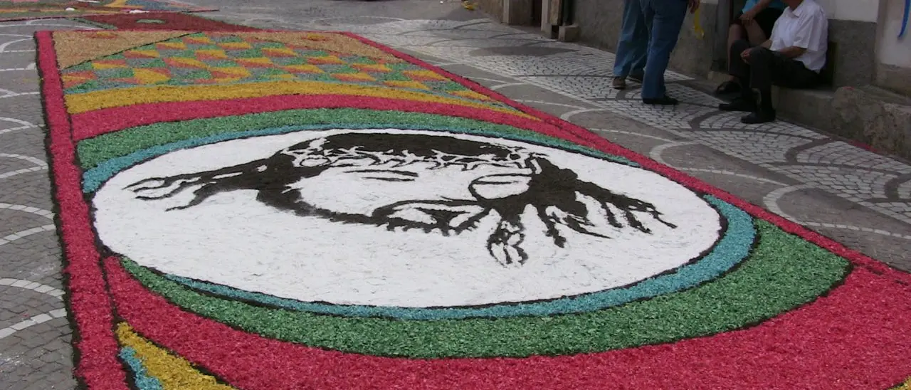 Arte e fede, a Santa Domenica di Ricadi torna l'infiorata nel giorno del Corpus Domini