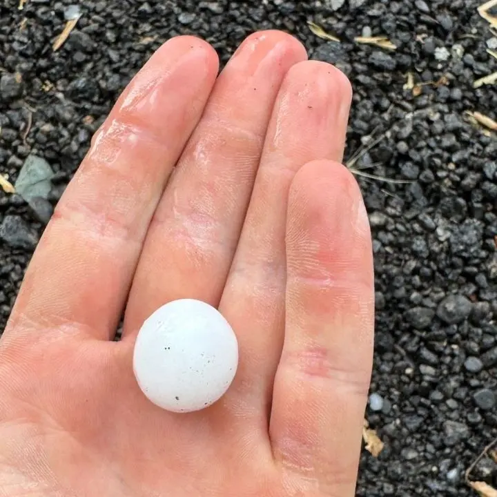 Meteo Vibonese, l’aria fredda in quota disturba l’estate: giorni di instabilità, temporali e qualche grandinata