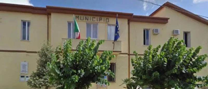 Troppi casi Covid, Zungri si blinda: piazze chiuse, feste vietate e messe sospese