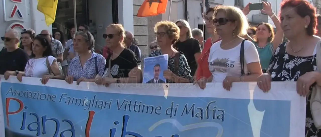 Il grido collettivo di Libera scuote Vibo Valentia: «Verità per 1100 vittime di mafia ancora senza giustizia»