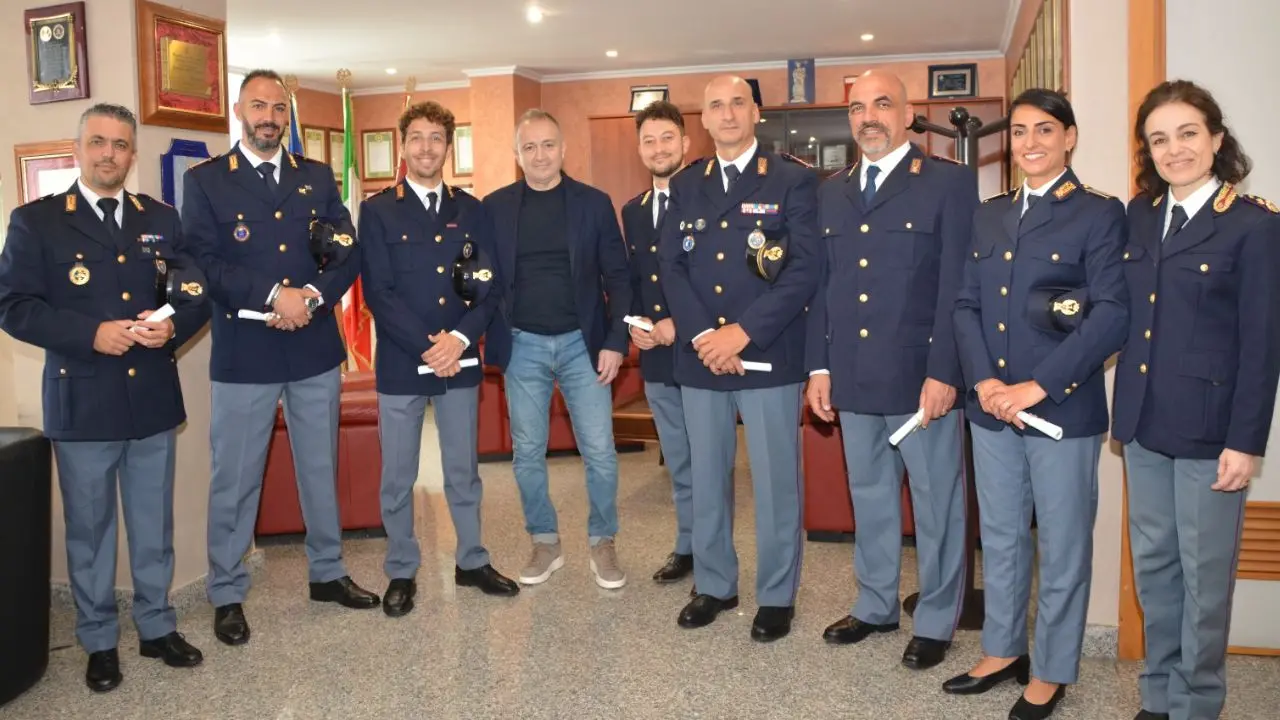 Vibo, il Questore premia gli agenti istruttori che hanno condotto le attività formative di tiro e tecniche operative