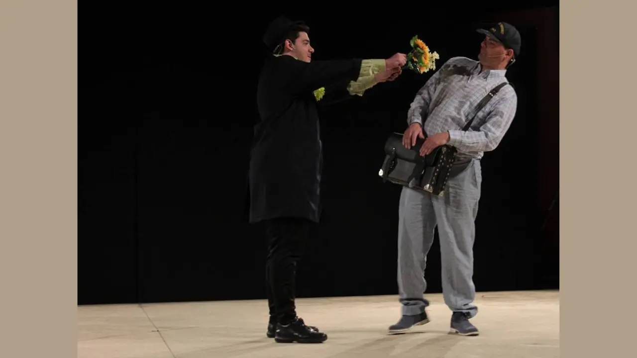 LaboArt chiude a Parghelia l'anno delle attività formative teatrali 2024-2025 con lo spettacolo itinerante \"Nella mia stanza l'Orsa Maggiore\"