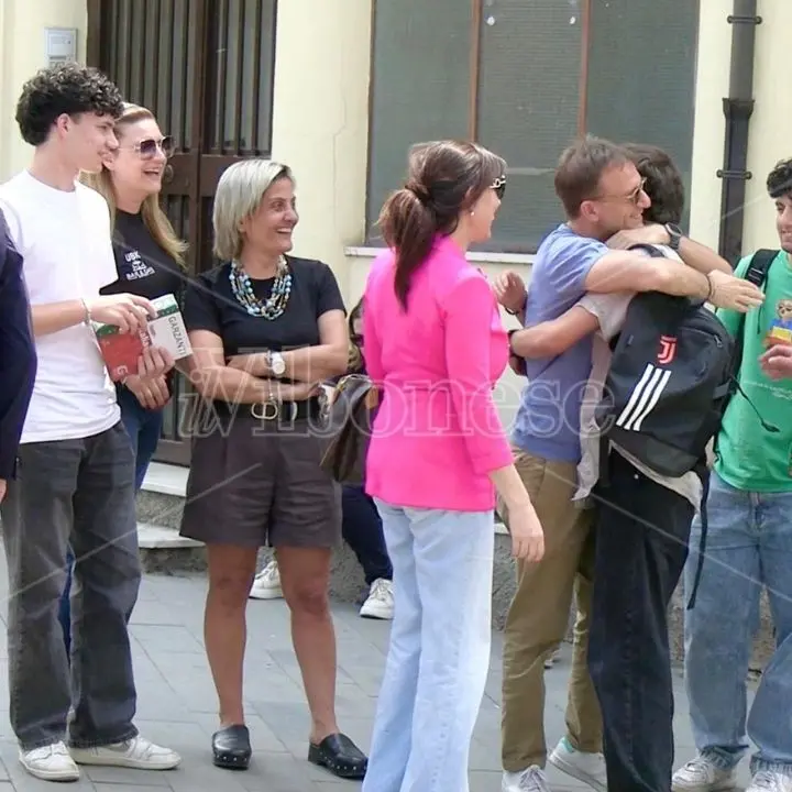 Esame di maturità nel Vibonese, i ragazzi del Classico soddisfatti delle tracce: «Ci aspettavamo l’IA, ma va bene così» - VIDEO