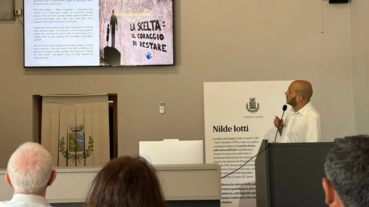 A Jonadi la delegazione del comune cipriota di Athienou, il sindaco Signoretta: «Strategia contro lo spopolamento dei borghi»