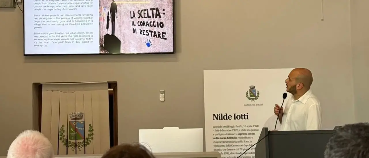 A Jonadi la delegazione del comune cipriota di Athienou, il sindaco Signoretta: «Strategia contro lo spopolamento dei borghi»