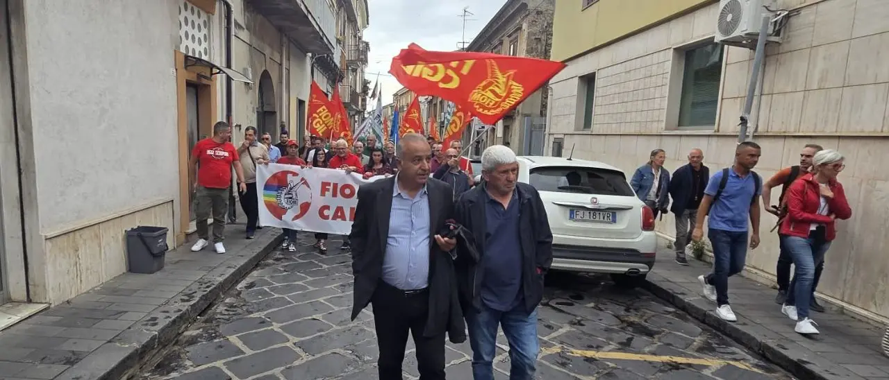 Sciopero dei metalmeccanici a Vibo, Mammoliti (Pd): «Senza il rinnovo del contratto cala il potere d'acquisto e aumenta la povertà»