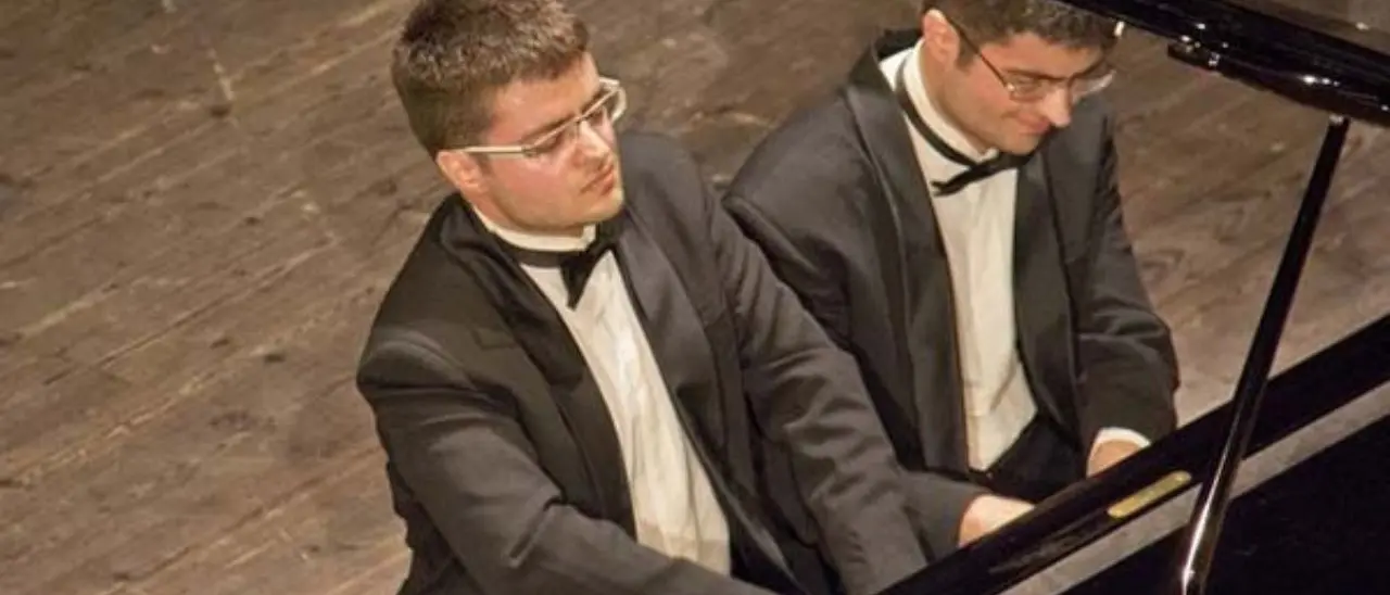 Tra romanticismo e brillantezza tecnica: il duo De Stefano porta la grande musica russa al Conservatorio Torrefranca di Vibo Valentia