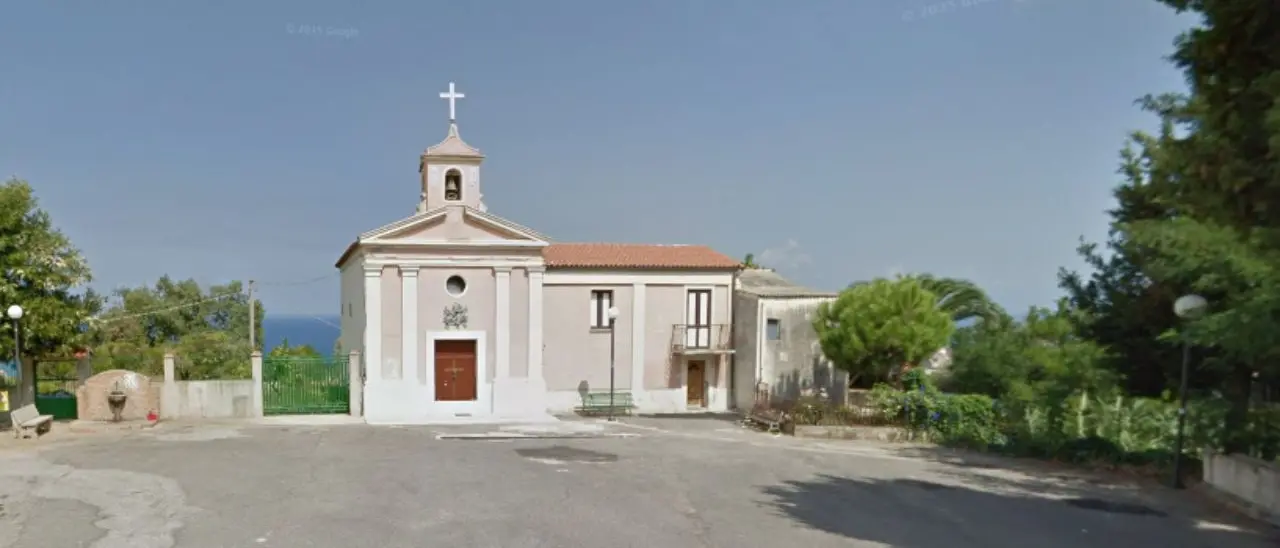Il borgo di San Pietro prende vita tra racconti e opere d'arte, al via la prima kermesse culturale