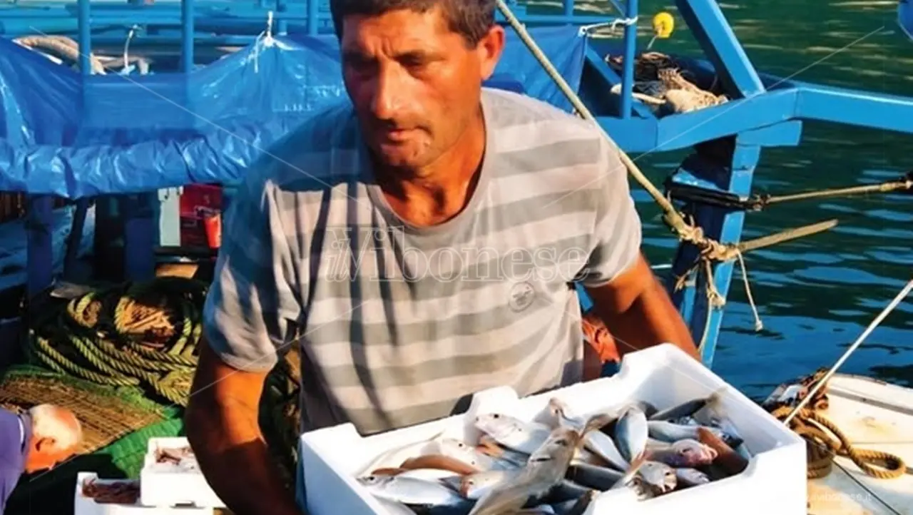Pescatore di Briatico morto in mare nel Cosentino, l'autopsia rivela i segni di una corda che avrebbe stretto il collo di Francesco Vatano