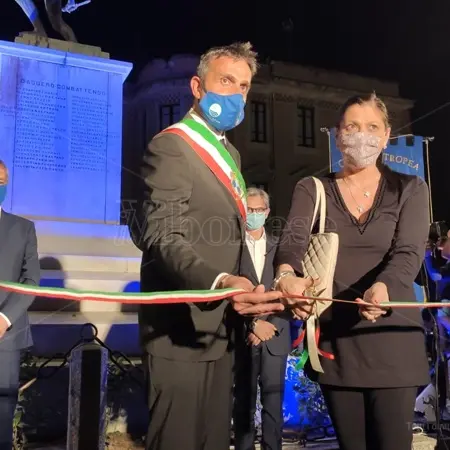 Festa grande a Tropea, celebrato il restyling di piazza Vittorio Veneto - Video