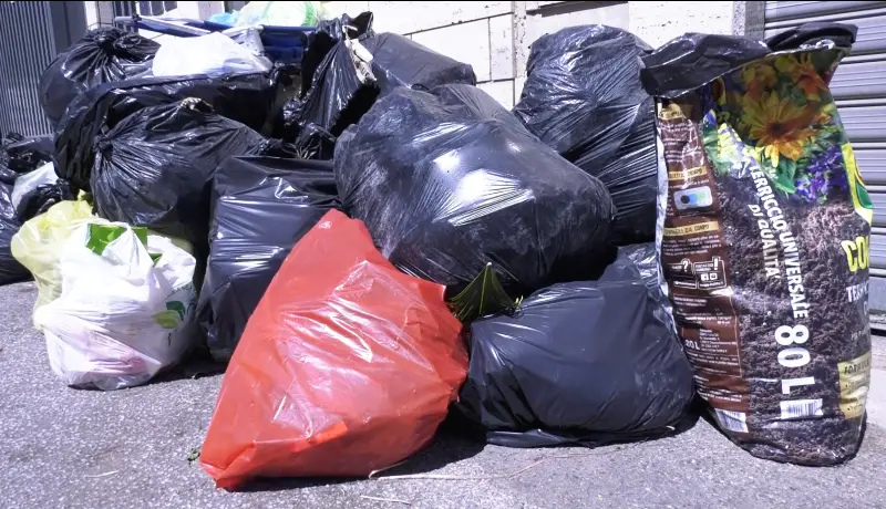 Cosenza, la tariffa Tari cresce del 39% in cinque anni: è record di aumenti in Calabria\n