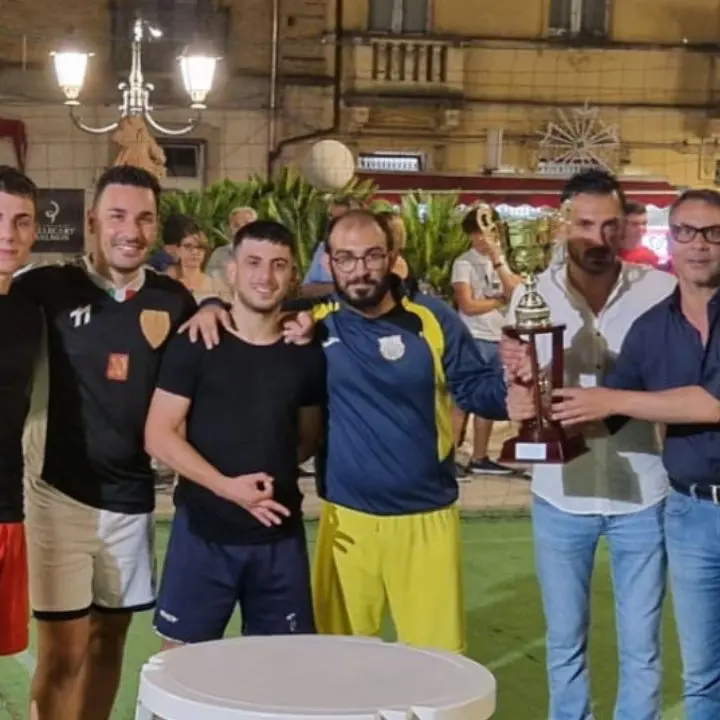 Soriano, tutto pronto per l'ormai consueto torneo di mini-palla in piazza: tanti i premi in palio