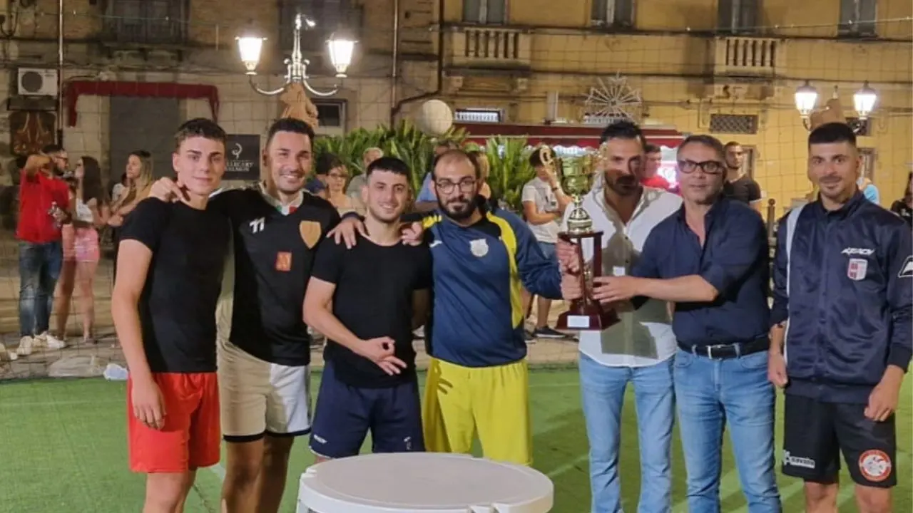 Soriano, tutto pronto per l'ormai consueto torneo di mini-palla in piazza: tanti i premi in palio