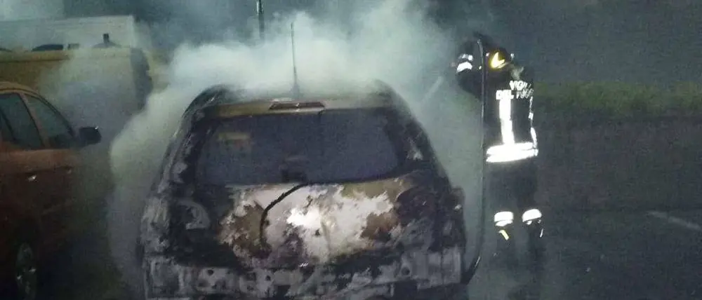 Tropea, in fiamme l'auto dell'ex assessore provinciale Alfonso Del Vecchio