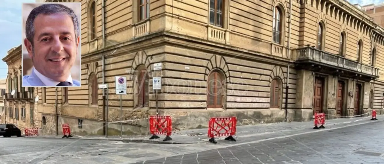 Palazzo De Riso cade a pezzi, Barbuto (ex Vibo Sviluppo) replica a L'Andolina (Provincia): «I soldi ci sono, vi spiego come fare»