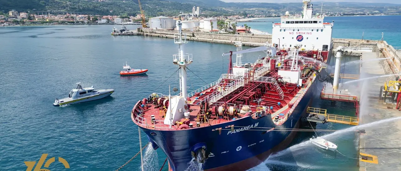 Un terrorista a bordo, la bomba e poi l'incendio: la simulazione a Vibo Marina con l'esercitazione interforze al porto