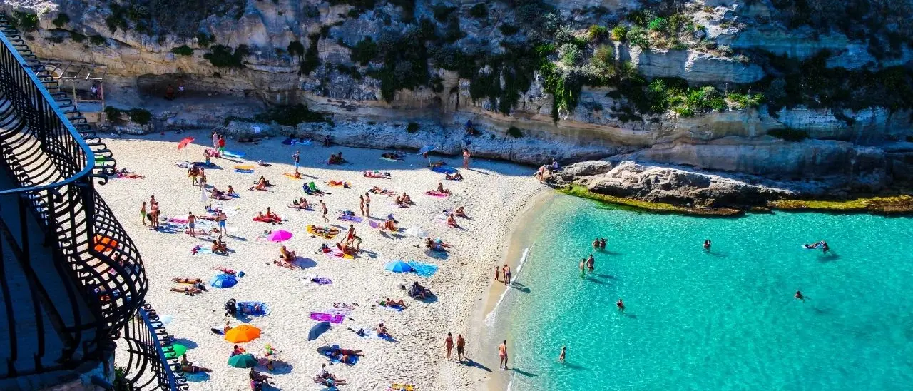 Tropea, torna Goletta Verde: il programma della tre giorni per sensibilizzare su spiagge più pulite e tutela dell'ecosistema marino