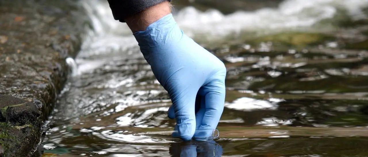 Mo rubano anche le provette con l’acqua da analizzare: Arpacal denuncia il furto dei campioni prelevati all’Angitola