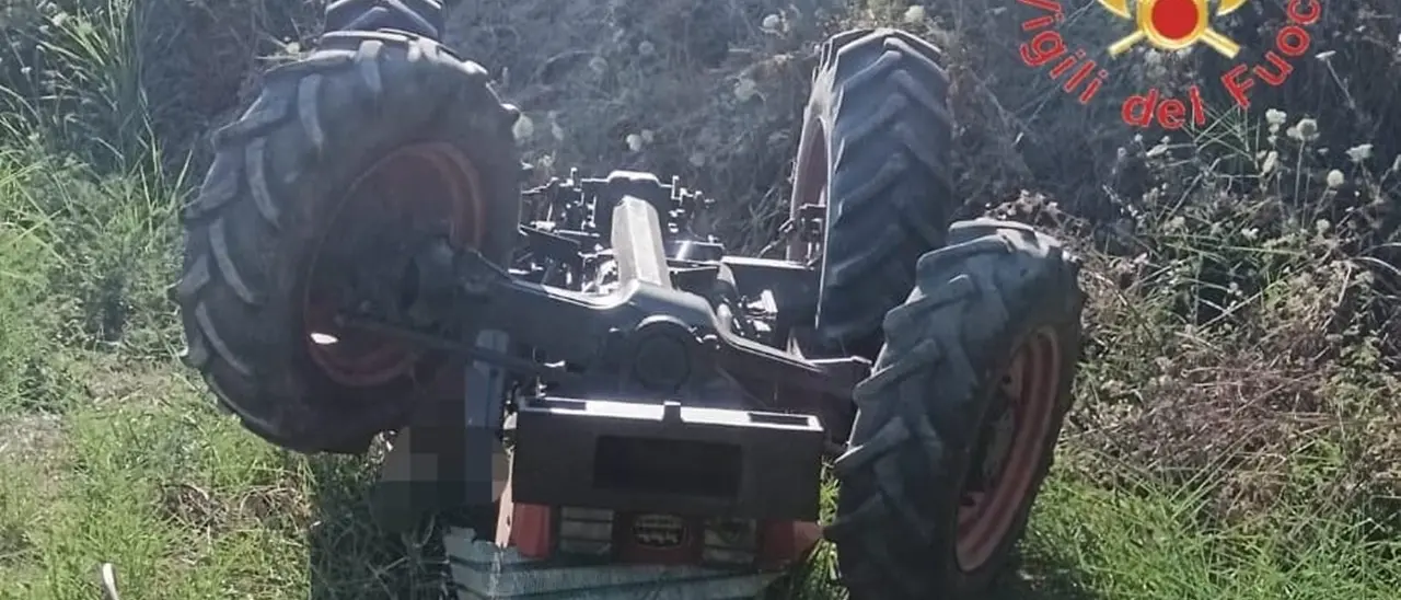 Incidente mortale col trattore a Catanzaro: il mezzo si ribalta e il conducente rimane schiacciato