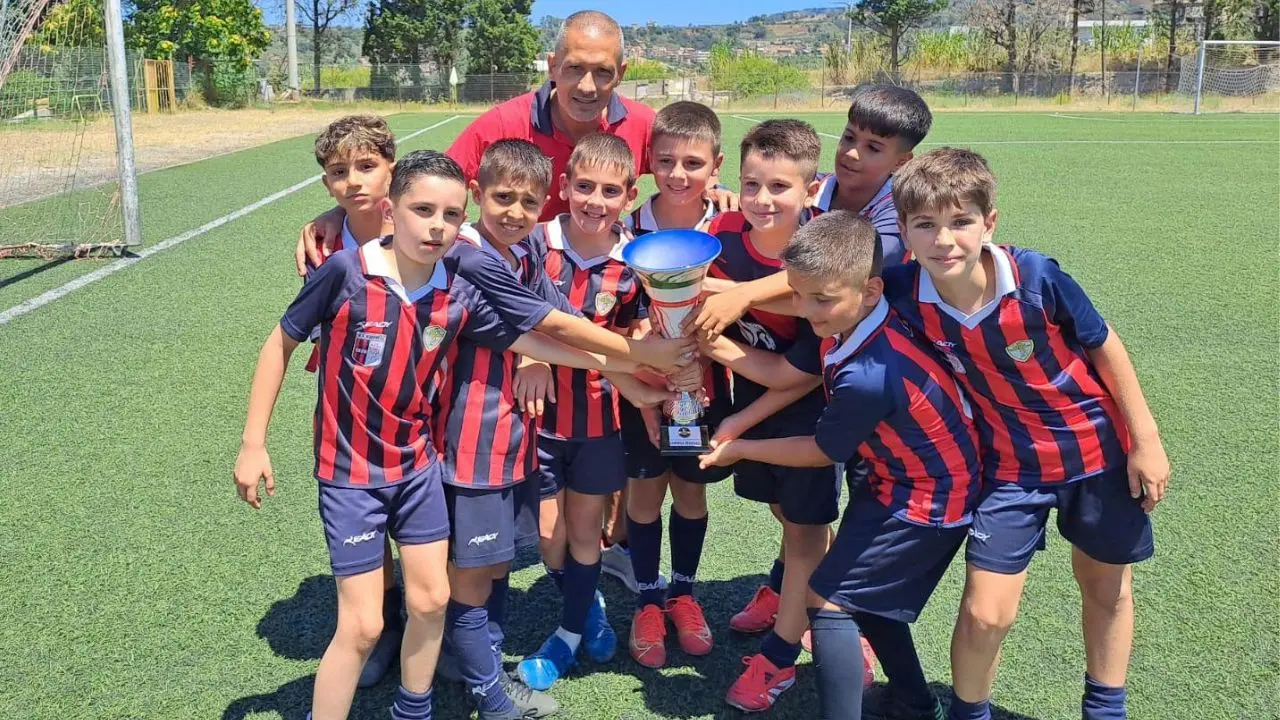 Scuola Calcio, i Pulcini del Real Limbadi vincono il campionato regionale Libertas. Mister La Malfa: «Ripagato tutto il lavoro fatto»