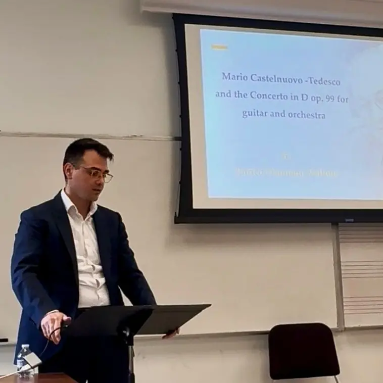 Il musicista vibonese Vallone sale in cattedra all’Università del Kentucky per la Guitar foundation of America