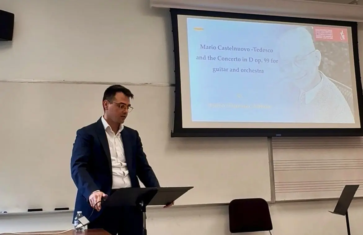 Il musicista vibonese Vallone sale in cattedra all’Università del Kentucky per la Guitar foundation of America