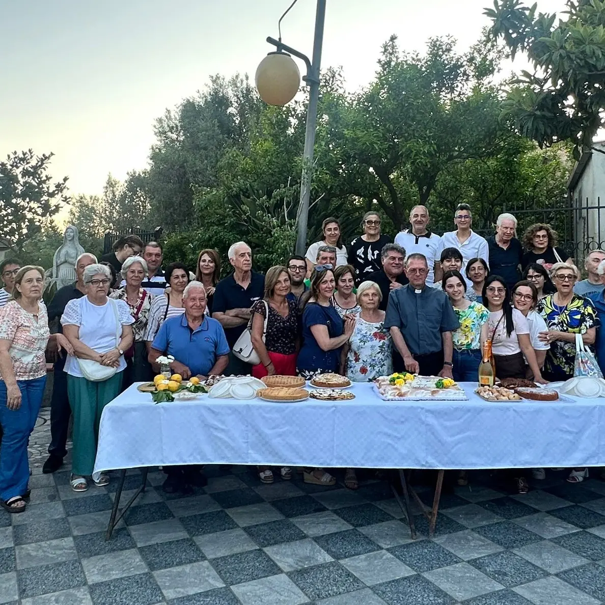 Mandaradoni in festa per l’arrivo del nuovo parroco don Arena, i fedeli: «Sia l'inizio di un nuovo cammino»