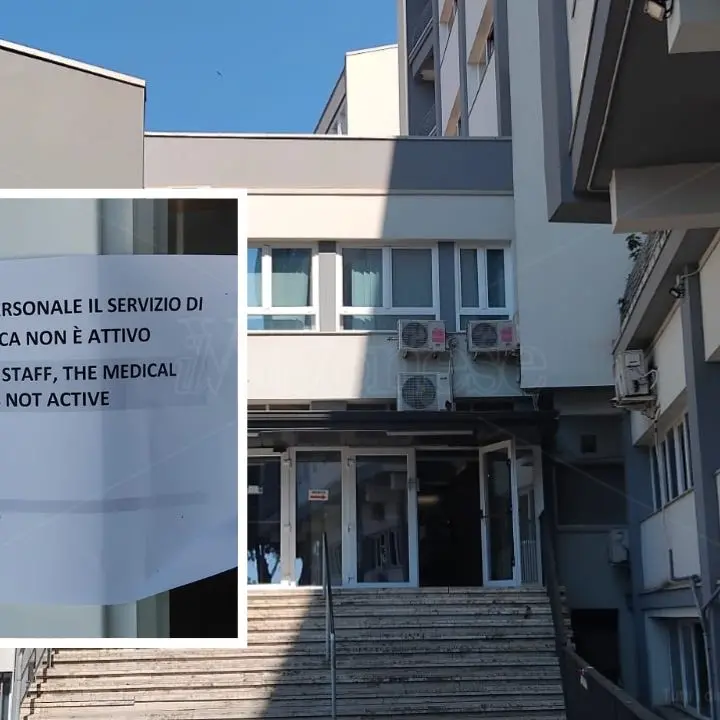 Manca il personale, niente Guardia medica a Tropea: un cartello davanti alla porta dell’ospedale avvisa i pazienti increduli