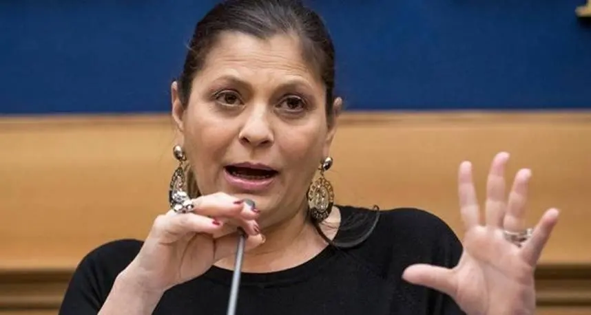 «Ordinanze discutibili e incoerenti, la Santelli si ravveda»