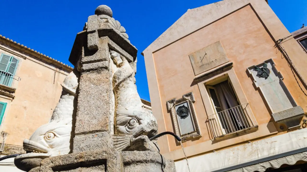 Dai rubinetti di Tropea torna a scorrere l'acqua: Sorical ripristina la fornitura nel centro storico ma resta qualche criticità ai piani alti