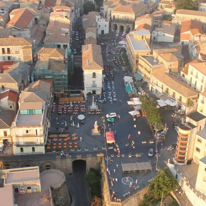 Casi Covid nelle scuole di Pizzo, i genitori: «I plessi vanno chiusi»