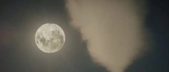 La superluna splende nei cieli vibonesi, lo scatto è pura magia