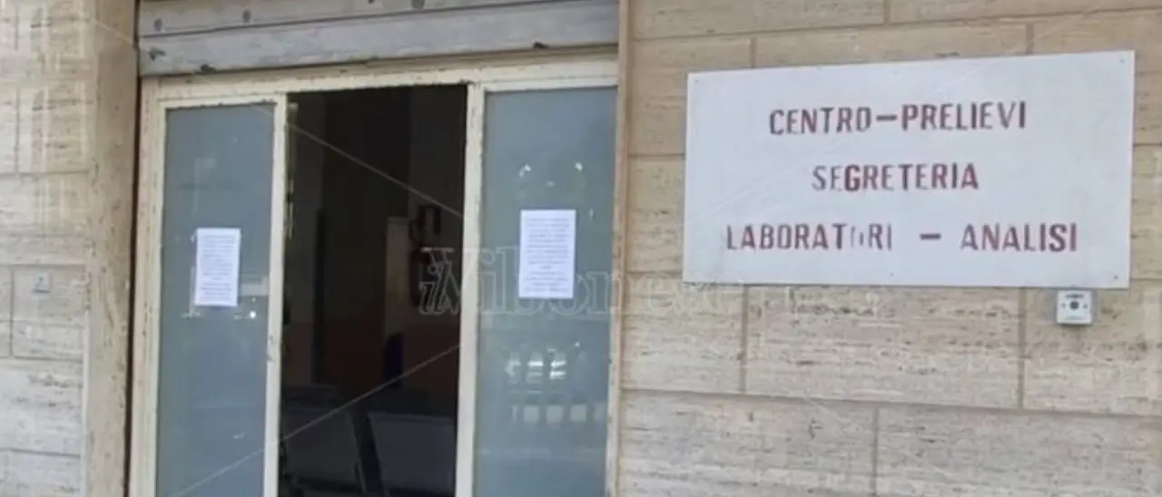 All'ospedale di Vibo laboratorio di analisi in tilt da oltre una settimana: installato un gruppo di continuità contro i black out. Piscitelli: «Colpa dell'Enel, problema risolto»
