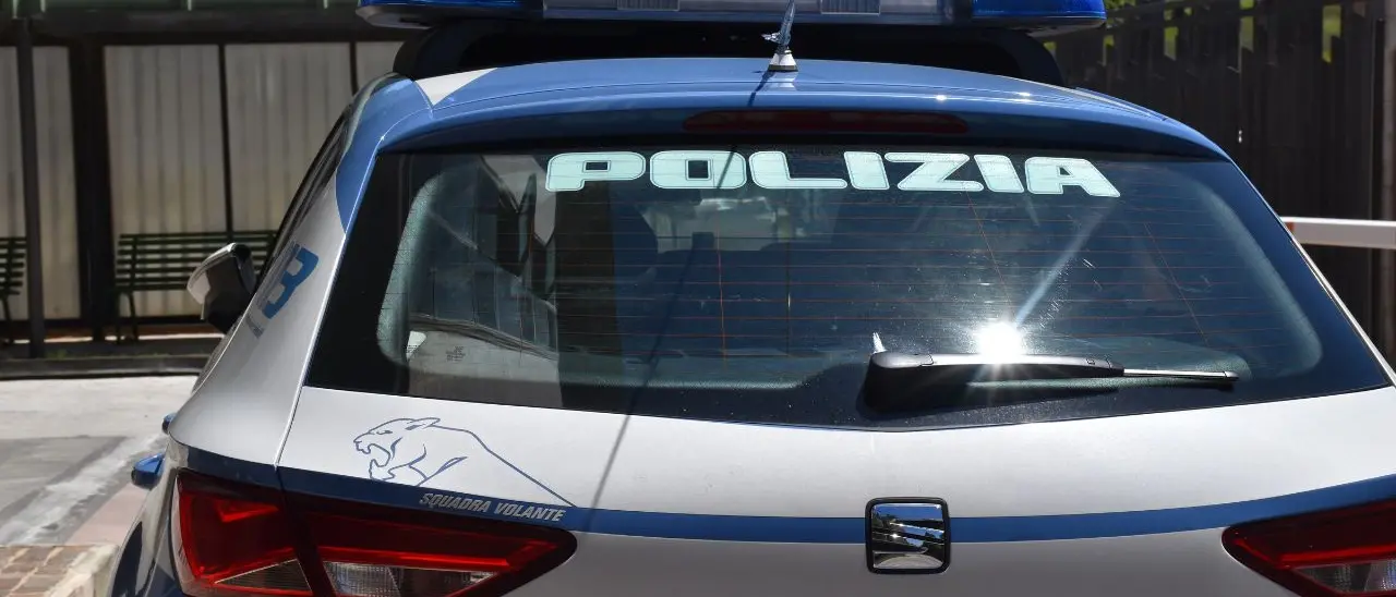Mileto, la Polizia scopre e fa chiudere un circolo abusivo sprovvisto di autorizzazioni per alimenti e bevande: multato il proprietario
