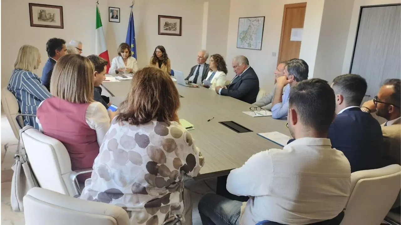 Agricoltura, siglato in Prefettura a Vibo un protocollo contro il lavoro nero e il caporalato: il plauso dei sindacati