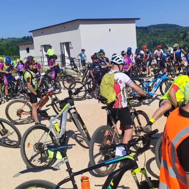 Mountain bike, il Parco delle Serre travolto da Onda Calabra: grande partecipazione alla quarta tappa della manifestazione sportiva