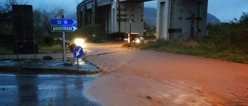 Fango, acqua e detriti sulle strade di diversi centri del Vibonese - Video/Foto