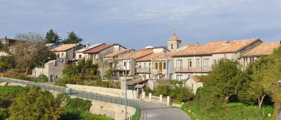 Covid, aumentano i contagi a Fabrizia: il sindaco Fazio chiude tutte le scuole