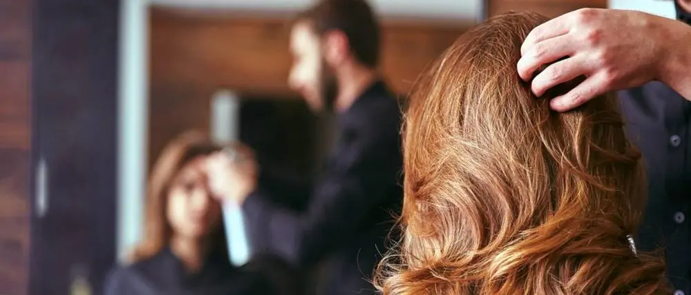 Donare capelli per pazienti oncologici: a Serra l'iniziativa “Dacci un taglio e regala un sorriso”