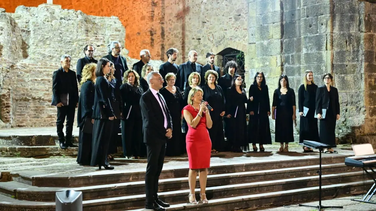 Soriano, il Parco archeologico incanta tra musica e cultura: grande successo per la serata Voci sotto le Stelle