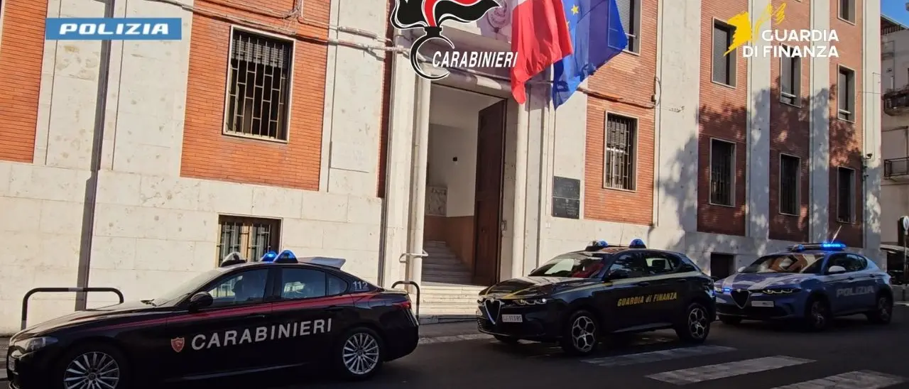 Maxi operazione della Dda contro estorsioni, narcotraffico e spaccio: eseguite 54 misure cautelari