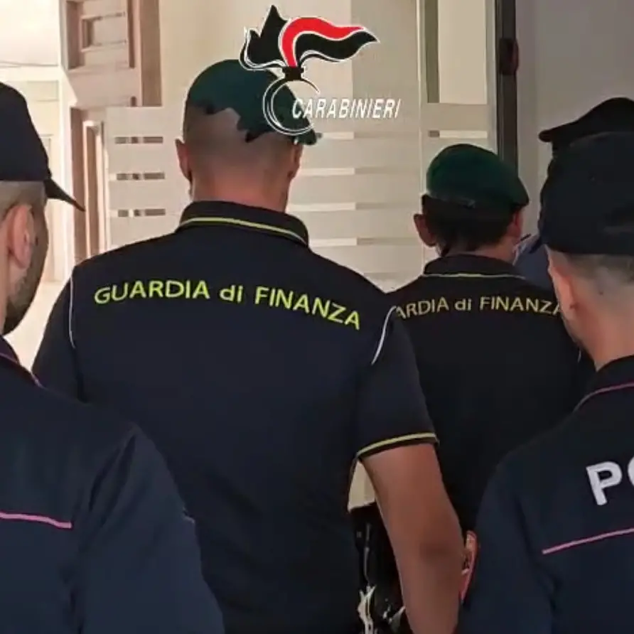 Dal produttore al consumatore, droga di ogni tipo sempre disponibile: 54 arresti e sequestro di beni per 1,5 milioni nell’operazione di Reggio